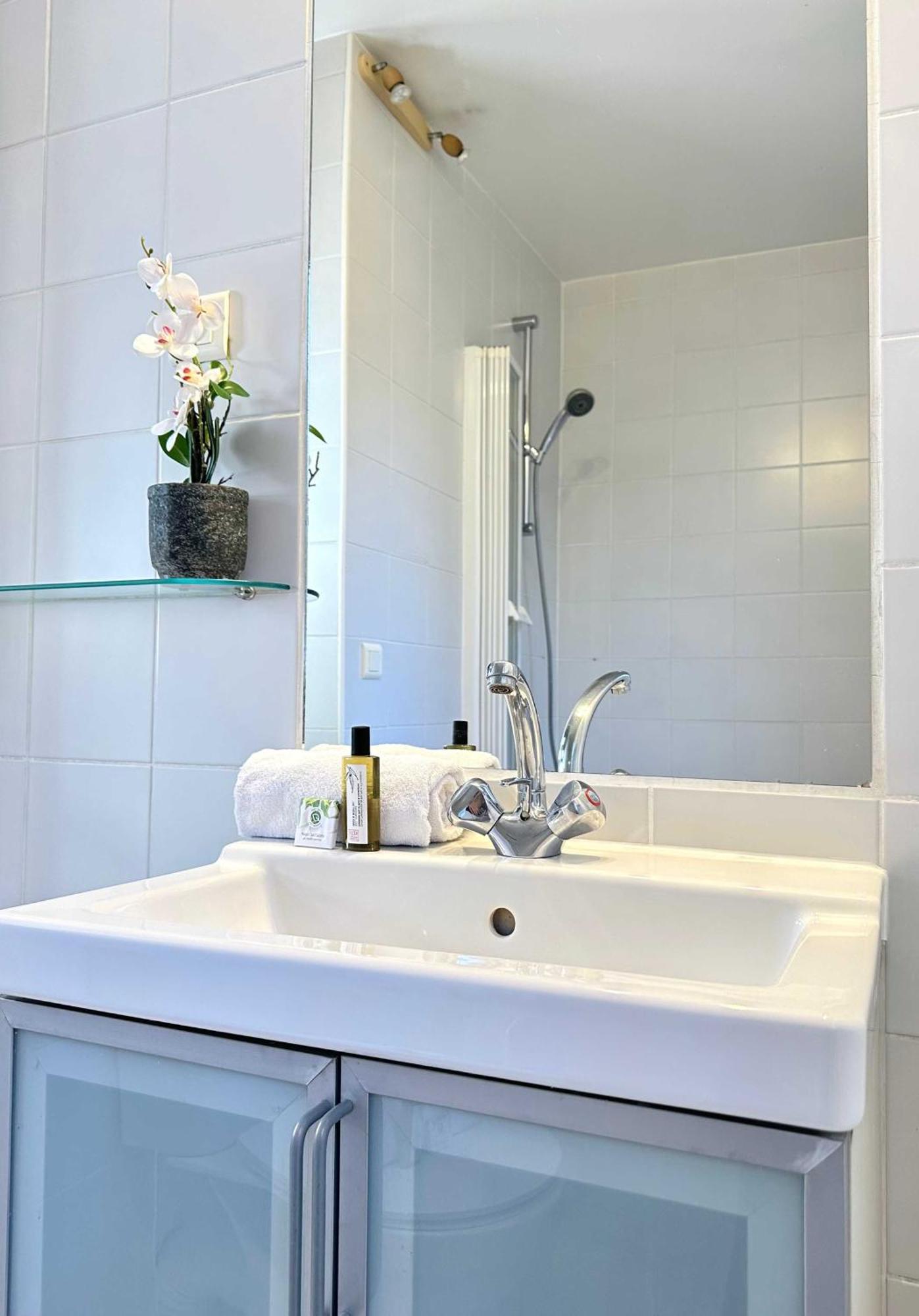 Beautiful Calm Studio In Le Marais Paris Eksteriør billede
